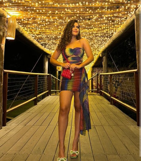 Maisa Silva pornographic model galleries