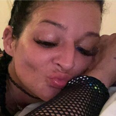 sassyyaf1992 hot model photo