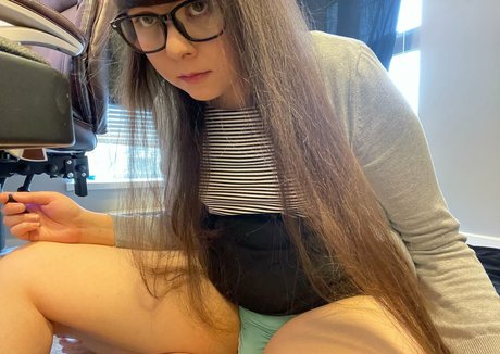 princesszoeymtf model erotic photos