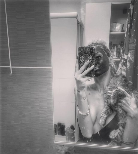 axalrnaed xxx star images