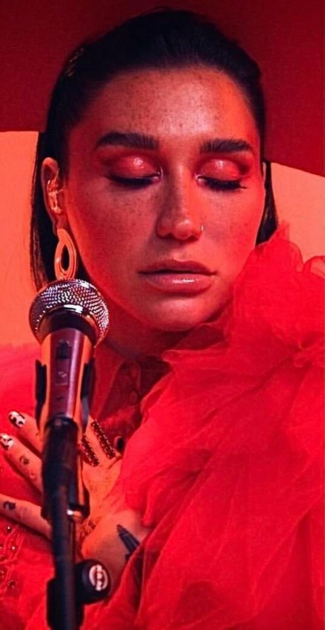 KeshaRose star adult image