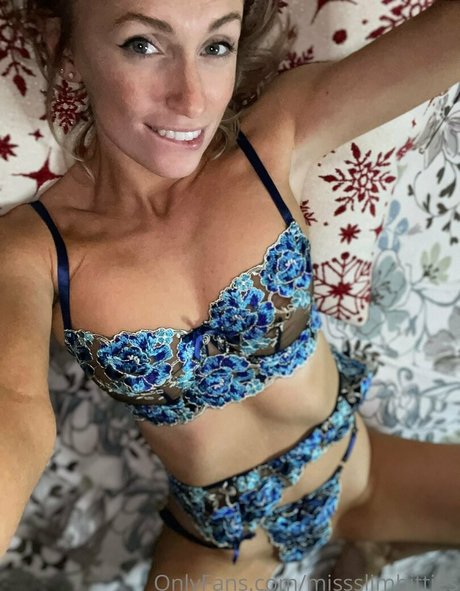 maddymeadows model naked photo