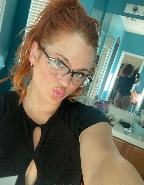 unashamed hot actress img