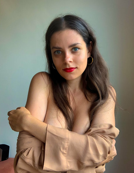 Lenabartos naked model gallery