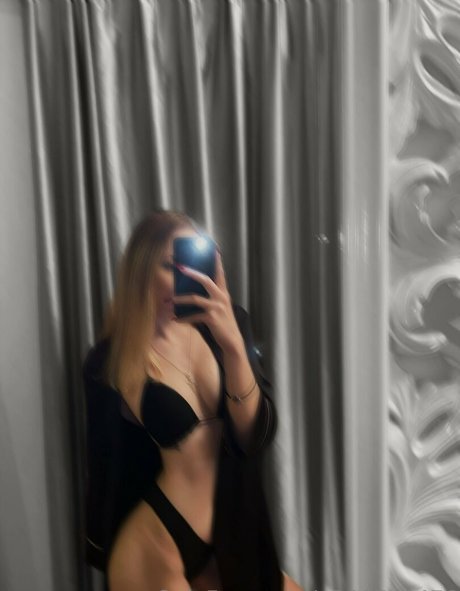 Daria Kipper pretty pornstar photos