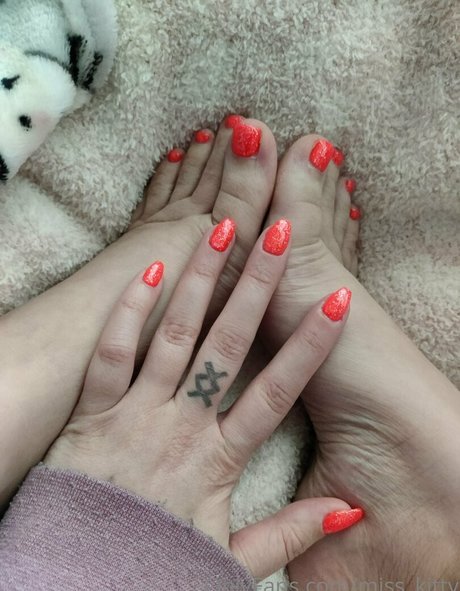 miss kitty exclusive pornstar pictures