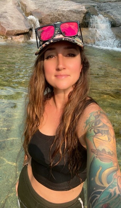 avavette hot pornstar img