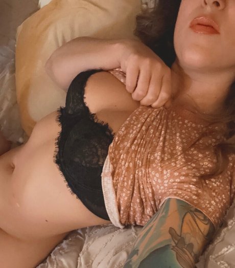 avavette hot model archive