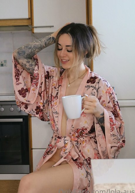 lola aus exclusive pornstar picture