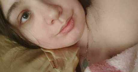 onfiretamii sexy pornstar image