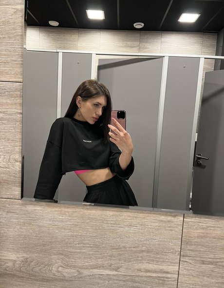 Leo Ahsoka nudes model galleries