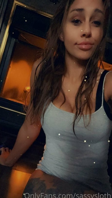 sassysloth model pornographic pic