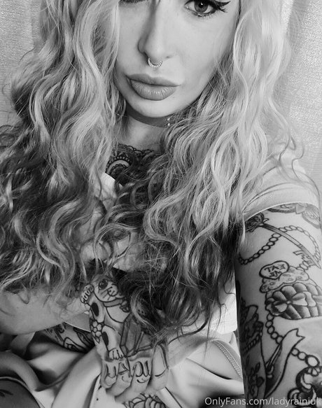 queenrainifree star adult galleries