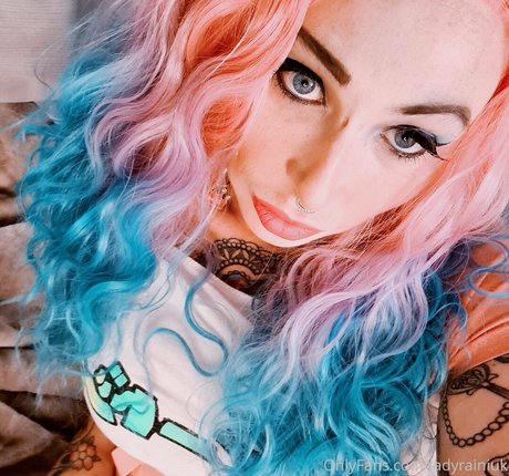 queenrainifree model pornographic photos