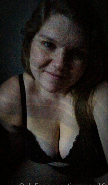 justmeg18 pretty pornstar pics