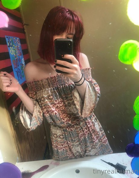 tinyrealmoth star high quality pic