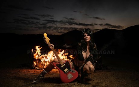 Carrie Keagan hot model photo