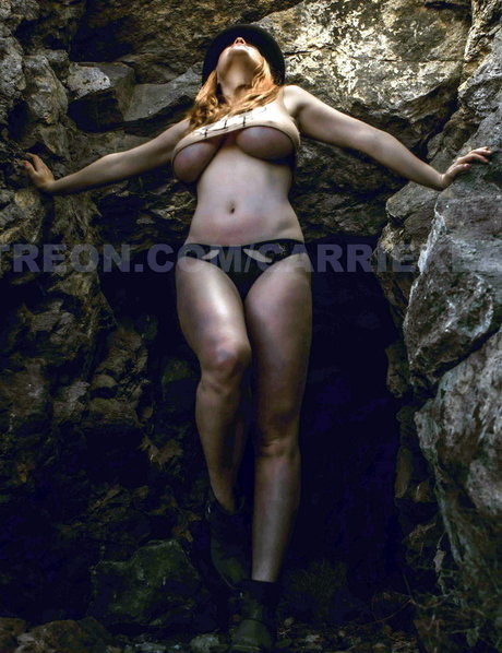 Carrie Keagan top model pics