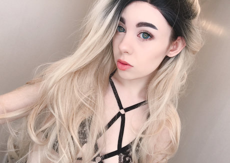 Sleepy Kokiri high quality pornstar images