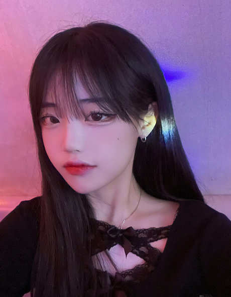 hinachan01 exclusive actress picture