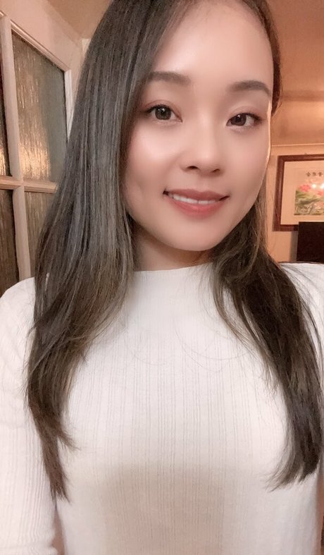 miss chunlee model pornographic photos