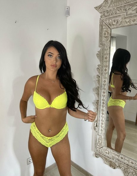 lorinajane high quality model image