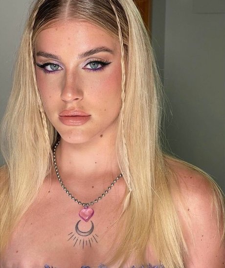 Samantha OT model perfect pics