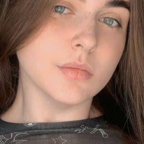 Daria Ladushek model image