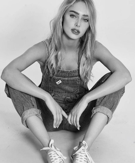 Omer Nudelman pretty model photo