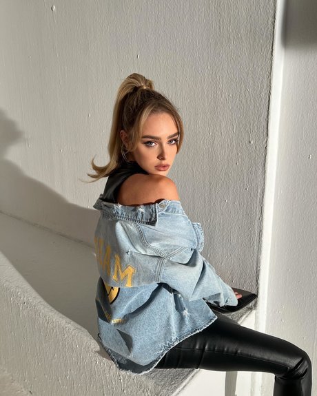 Omer Nudelman beautiful model image