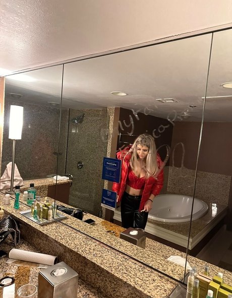 tsindicapremium naked actress img