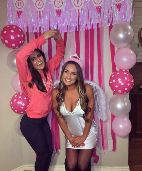 Taylor Altom high quality actress pics