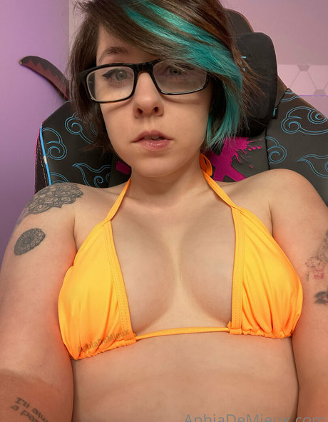 aphiademieuxpublic nice pornstar photo