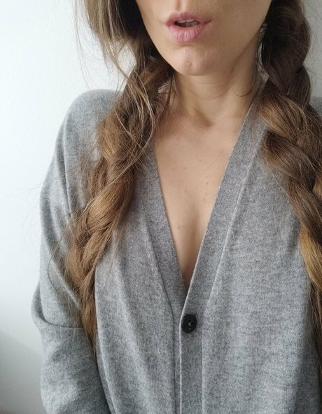 cute girlfriend porn model img