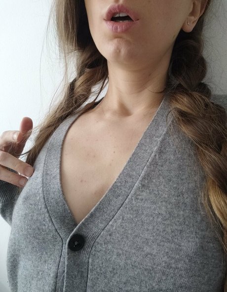 cute girlfriend erotic actress gallery