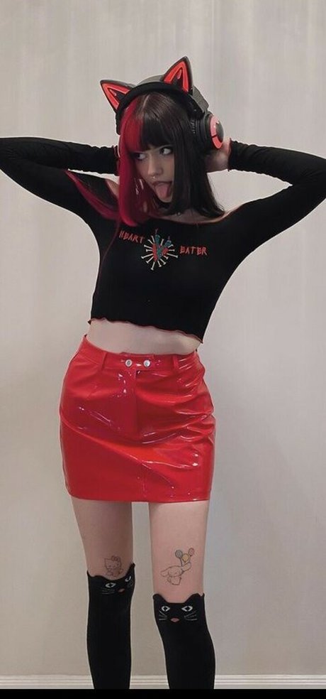 Cherry Bella model xxx picture