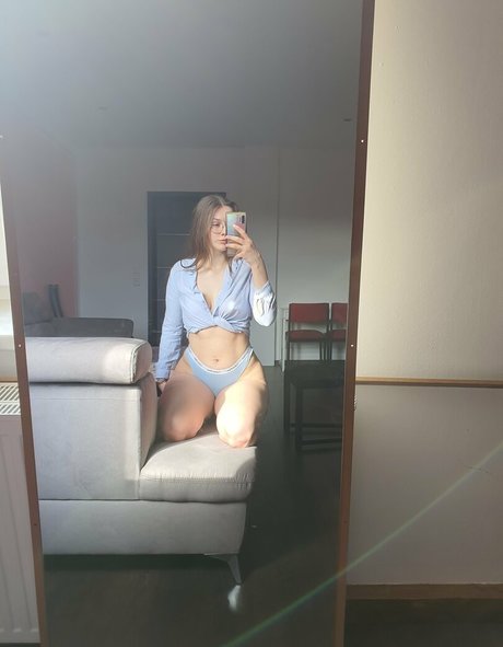 leni official star pic