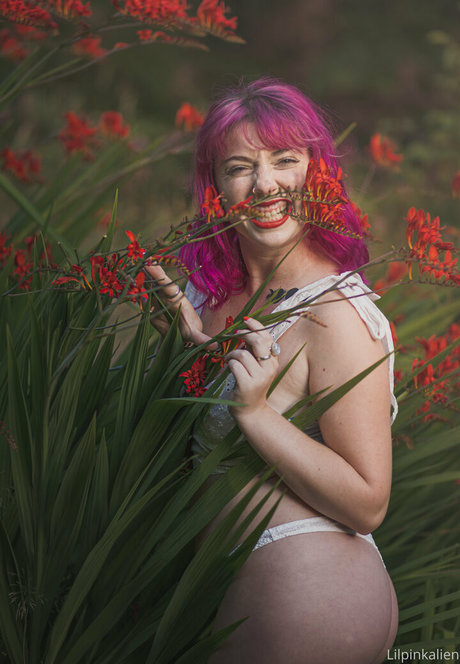 lilpinkalien free model picture