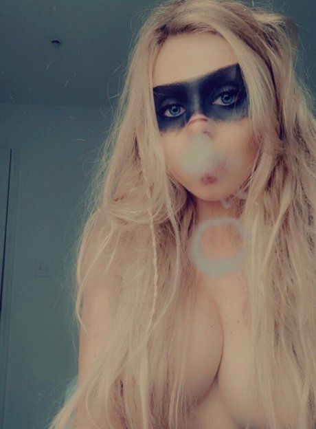 LilHerbLover model erotic pictures