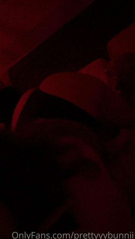 prettyyybunnii erotic actress image