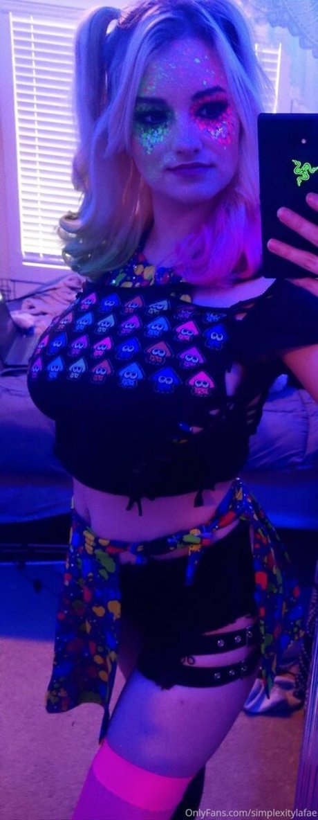 SimplexityLaFae perfect actress pic