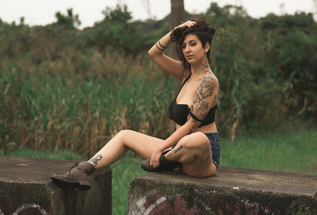 julh4 free model perfect photos