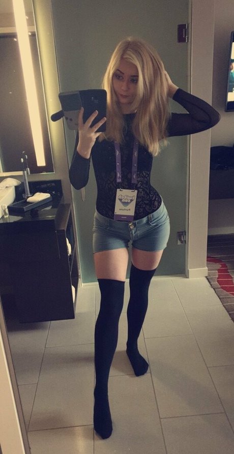 Purrluna model art photos