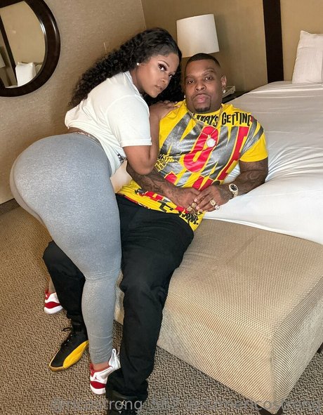 itzmericostrong pornstar hot pics