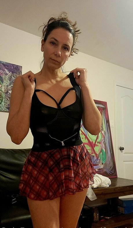 lamasseuse hot actress pics