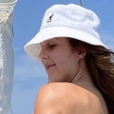 Kat W free actress galleries