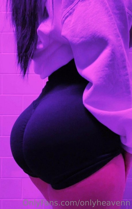 onlyheavenn pornographic star pics