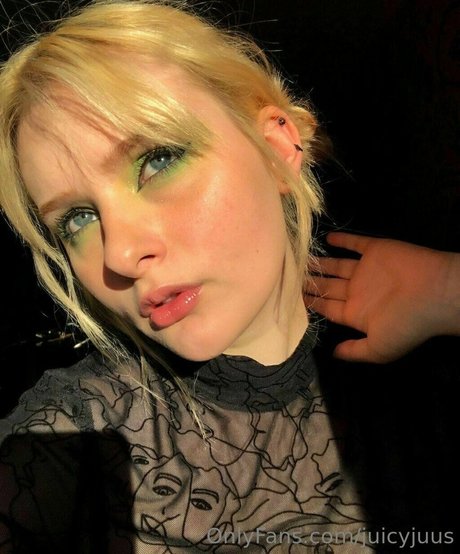 juicyjuus star high quality picture