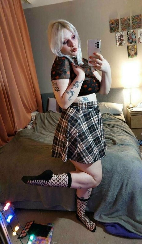 pool threesome onlyfans art naked gallery