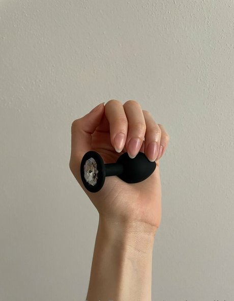 Yanka Wildy art actress photo